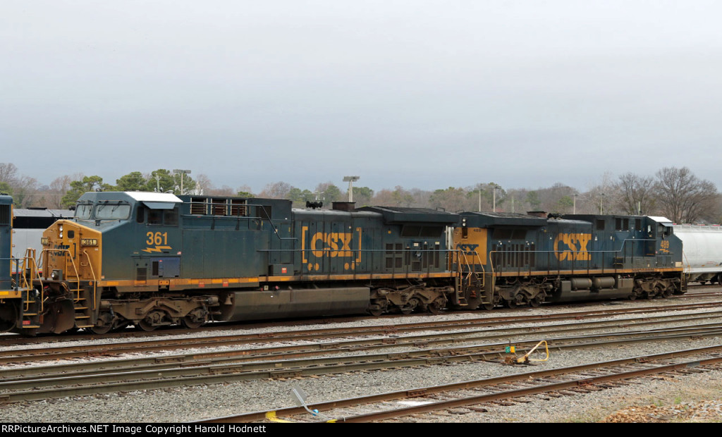 CSX 361 & 489